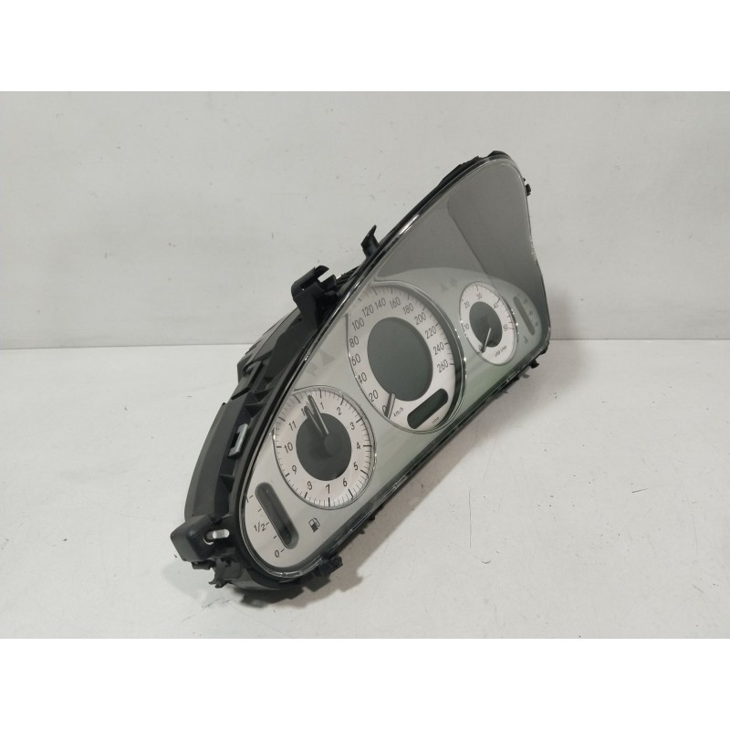 Recambio de cuadro instrumentos para mercedes-benz clase e (w211) e 320 cdi (211.026) referencia OEM IAM A2115405711  