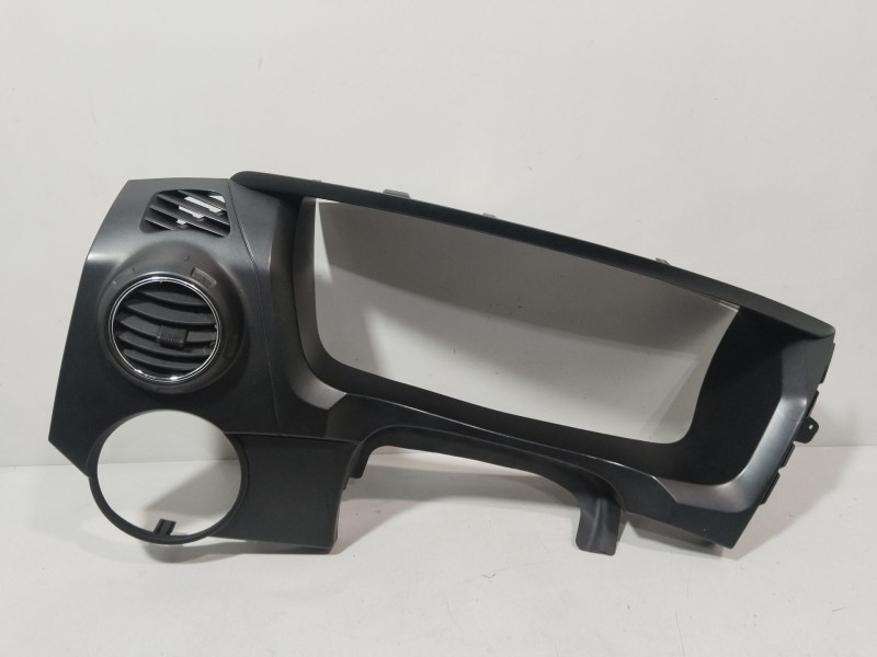 Recambio de moldura para ssangyong actyon 200 xdi referencia OEM IAM 7659031000  