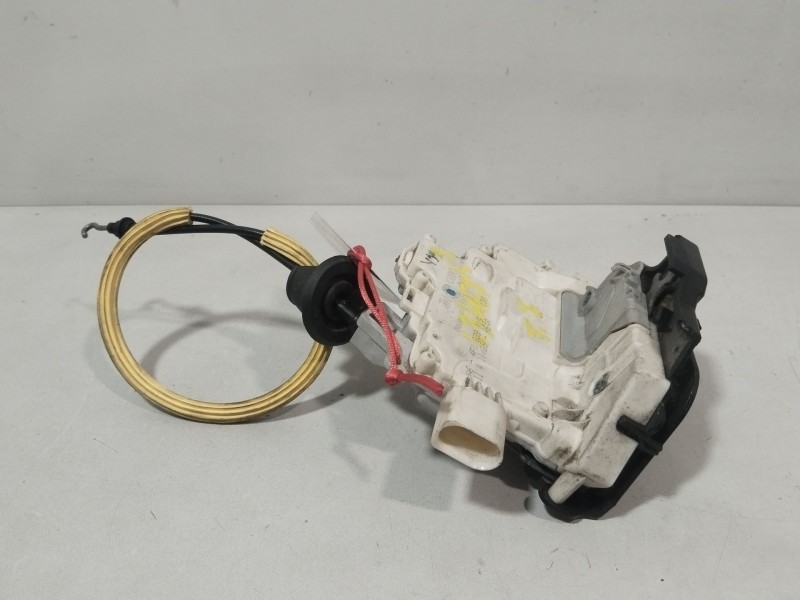 Recambio de cerradura puerta trasera izquierda para audi a6 avant (4f5) 2.0 tdi referencia OEM IAM 4F0839015  