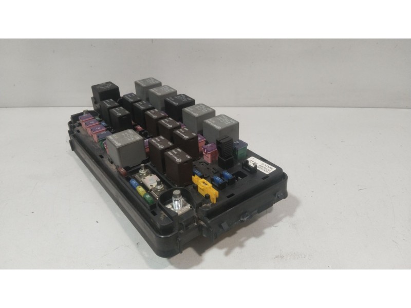 Recambio de caja reles / fusibles para ssangyong actyon 200 xdi referencia OEM IAM PA66TD30  