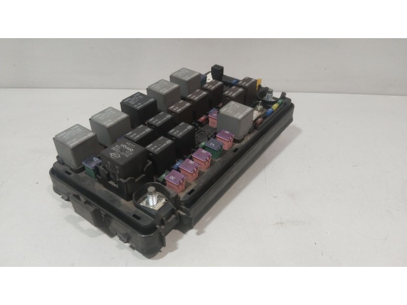 Recambio de caja reles / fusibles para ssangyong actyon 200 xdi referencia OEM IAM PA66TD30  