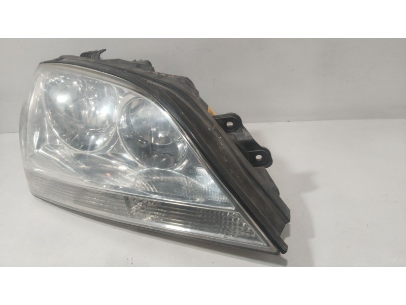 Recambio de faro derecho para kia sorento i (jc) 2.4 referencia OEM IAM 921023E0  