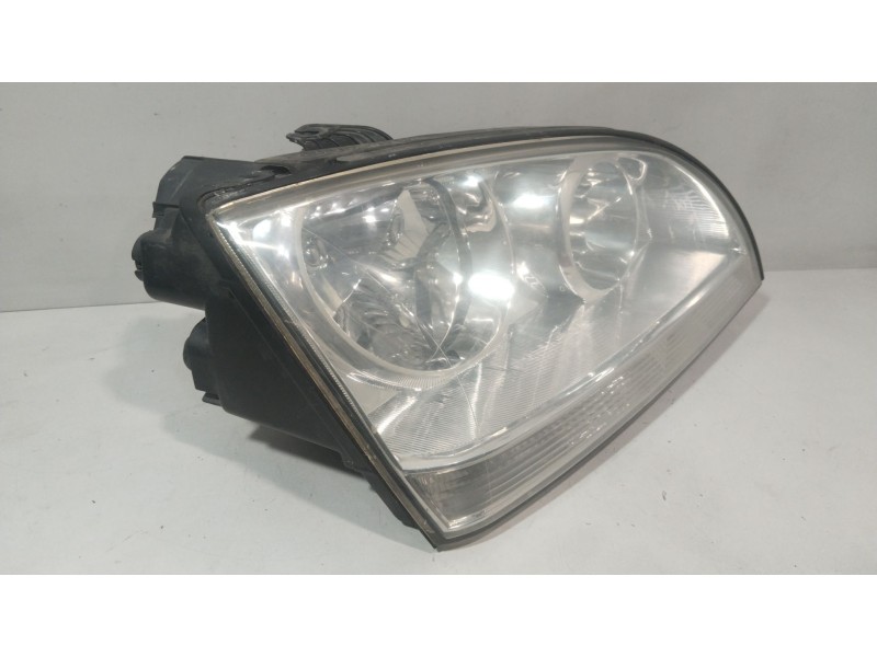 Recambio de faro derecho para kia sorento i (jc) 2.4 referencia OEM IAM 921023E0  