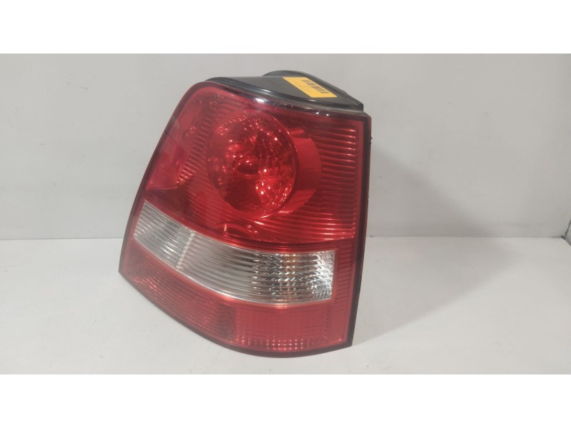 Recambio de piloto trasero derecho para kia sorento i (jc) 2.4 referencia OEM IAM E138362  