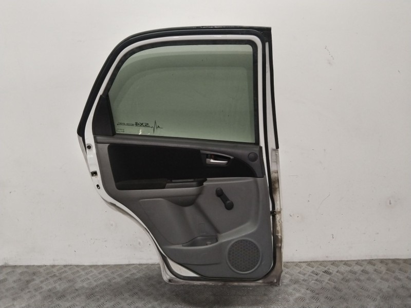 Recambio de puerta trasera izquierda para suzuki sx4 rw (ey) gl referencia OEM IAM 6800479J00  