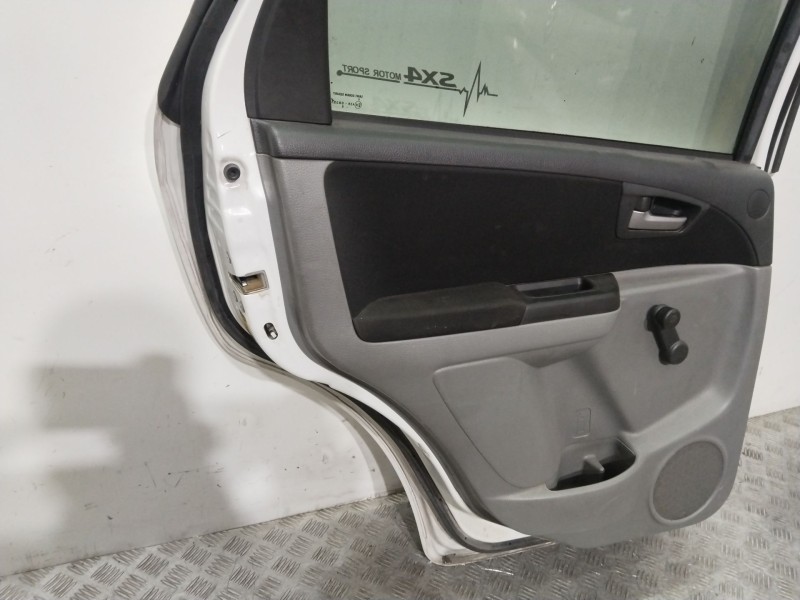 Recambio de puerta trasera izquierda para suzuki sx4 rw (ey) gl referencia OEM IAM 6800479J00  