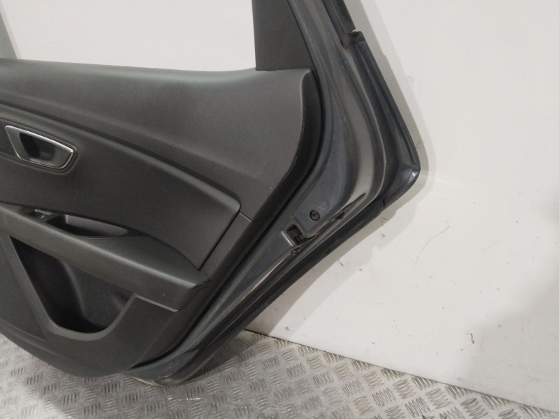 Recambio de puerta trasera derecha para seat leon (5f1) 1.6 tdi referencia OEM IAM 5F4833056  
