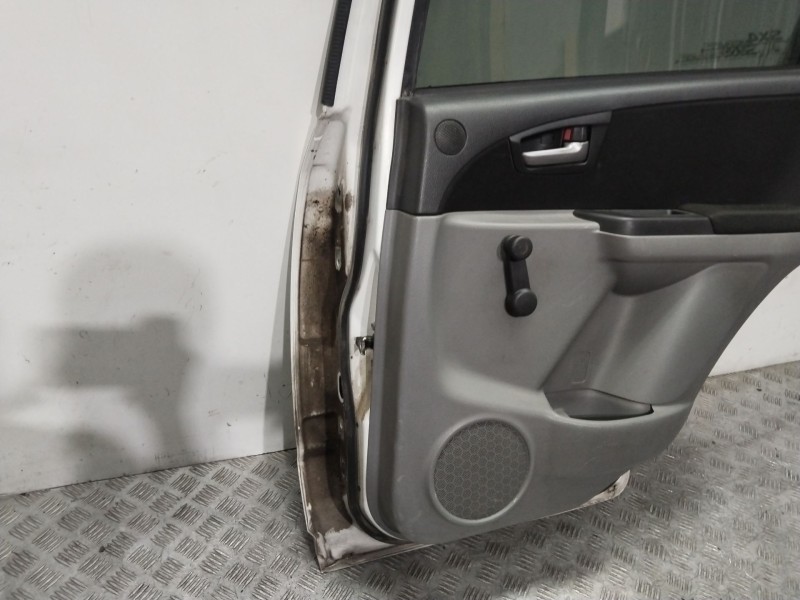 Recambio de puerta trasera derecha para suzuki sx4 rw (ey) gl referencia OEM IAM 6800379J00  