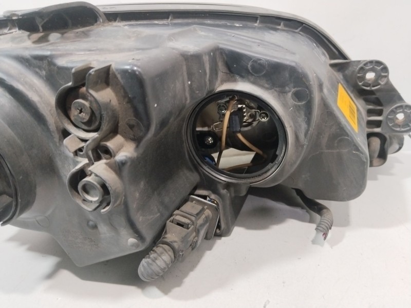 Recambio de faro izquierdo para kia sorento i (jc) 2.4 referencia OEM IAM 921013E0  