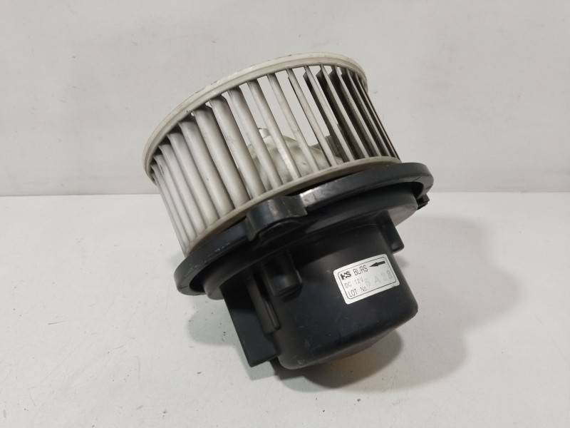 Recambio de motor calefaccion para kia sorento i (jc) 2.4 referencia OEM IAM 5A28  