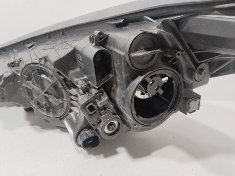 Recambio de faro derecho para hyundai tucson (tl, tle) 1.6 gdi referencia OEM IAM 92102D7000  