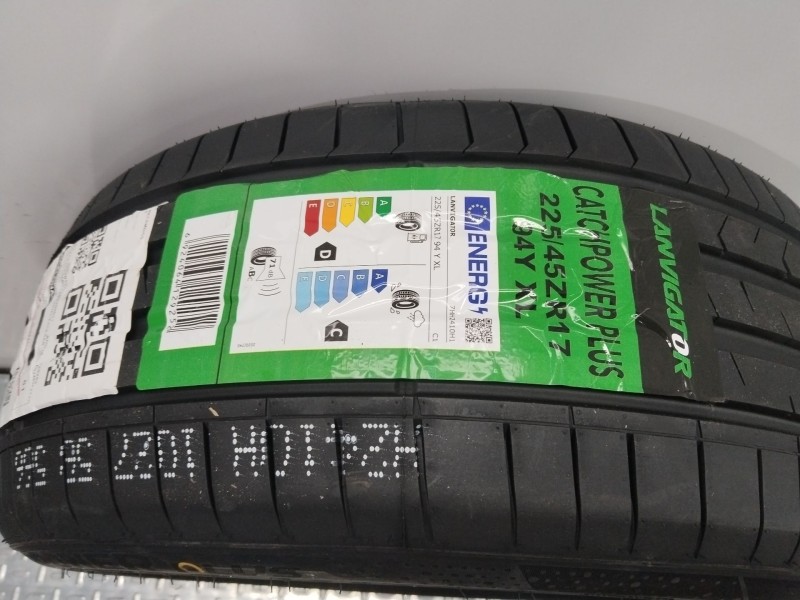 Recambio de neumatico para material nuevo referencia OEM IAM 225/45ZR17  CATCHPOWER PLUS