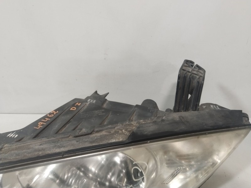 Recambio de faro izquierdo para ssangyong actyon 200 xdi referencia OEM IAM 8310131303  