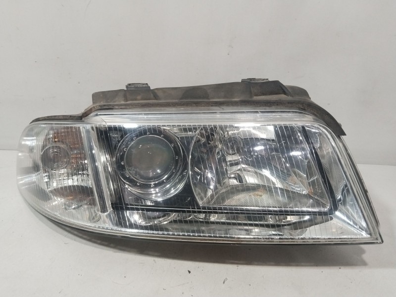 Recambio de faro derecho para audi a4 b5 (8d2) 1.8 t referencia OEM IAM 0261206896  
