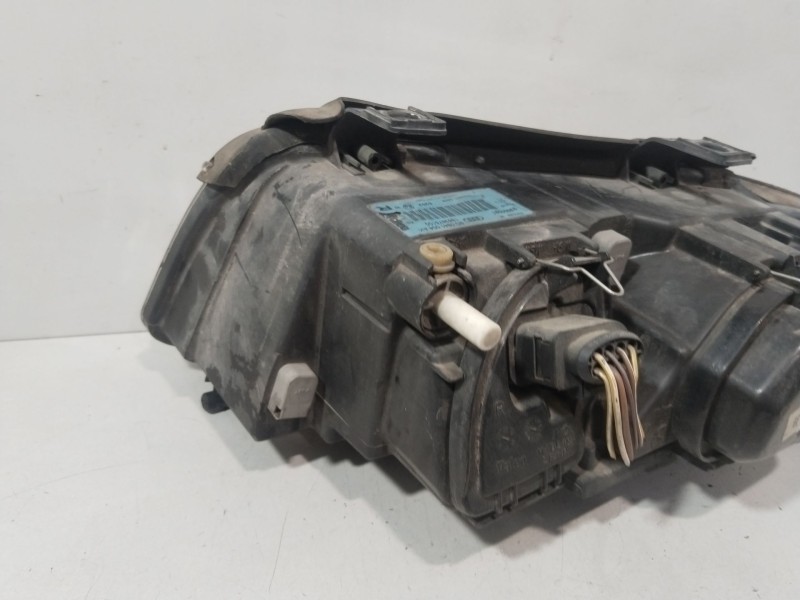Recambio de faro derecho para audi a4 b5 (8d2) 1.8 t referencia OEM IAM 0261206896  