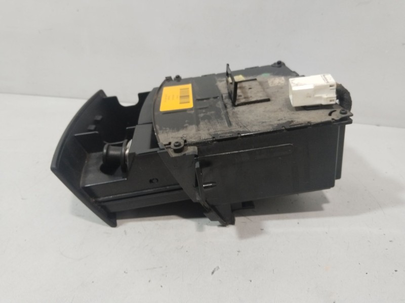 Recambio de cenicero para kia pro cee´d (ed) 1.6 referencia OEM IAM 845501H100  