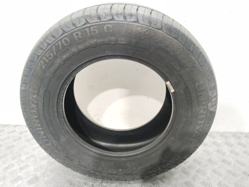 Recambio de neumatico para material nuevo referencia OEM IAM 215/70 R15 C  UNIROYAL
