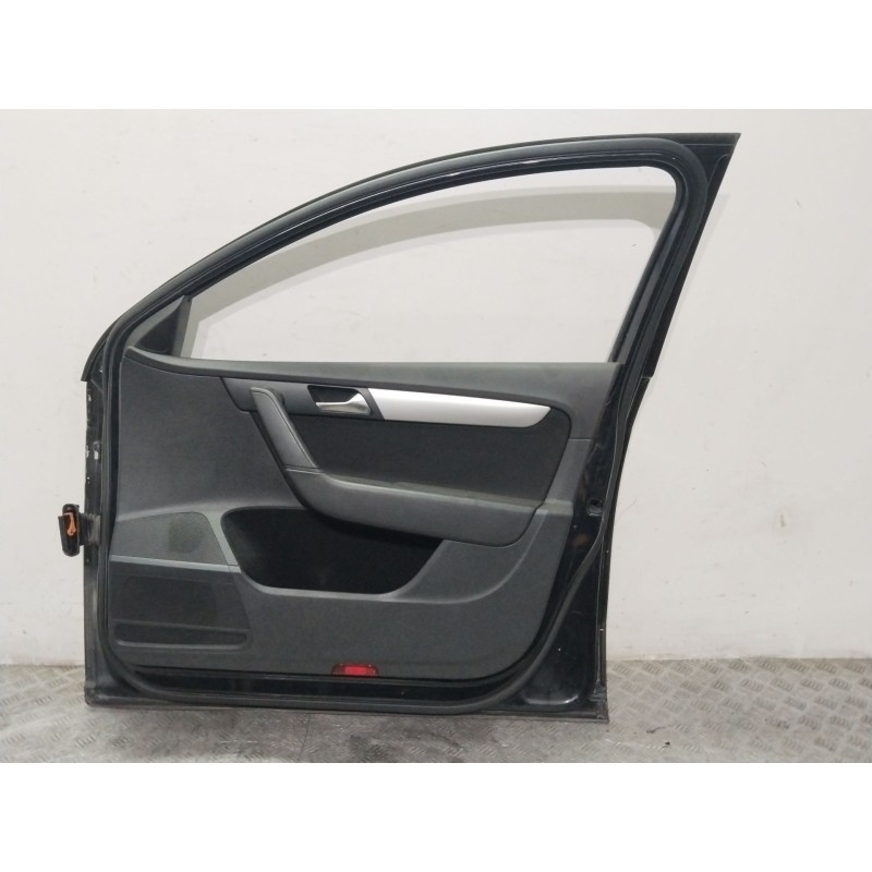 PUERTA DELANTERA DERECHA 3AA831056 NEGRO - imagen 4