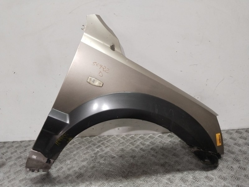 Recambio de aleta delantera derecha para kia sorento i (jc) 2.4 referencia OEM IAM 663213E141  