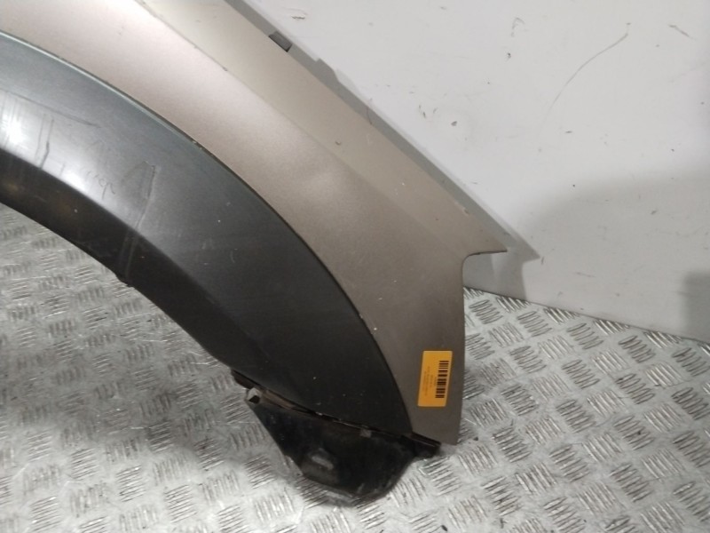 Recambio de aleta delantera derecha para kia sorento i (jc) 2.4 referencia OEM IAM 663213E141  