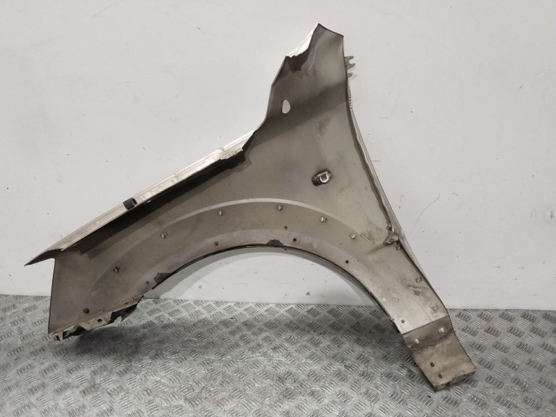 Recambio de aleta delantera derecha para kia sorento i (jc) 2.4 referencia OEM IAM 663213E141  