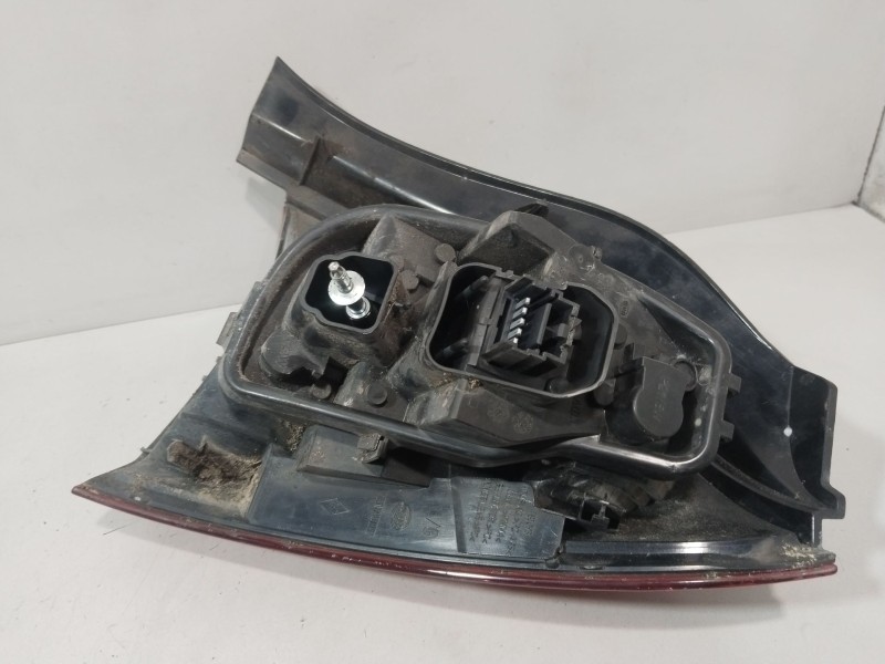 Recambio de piloto trasero izquierdo para renault twingo ii (cn0_) 1.5 dci 75 referencia OEM IAM 181093  