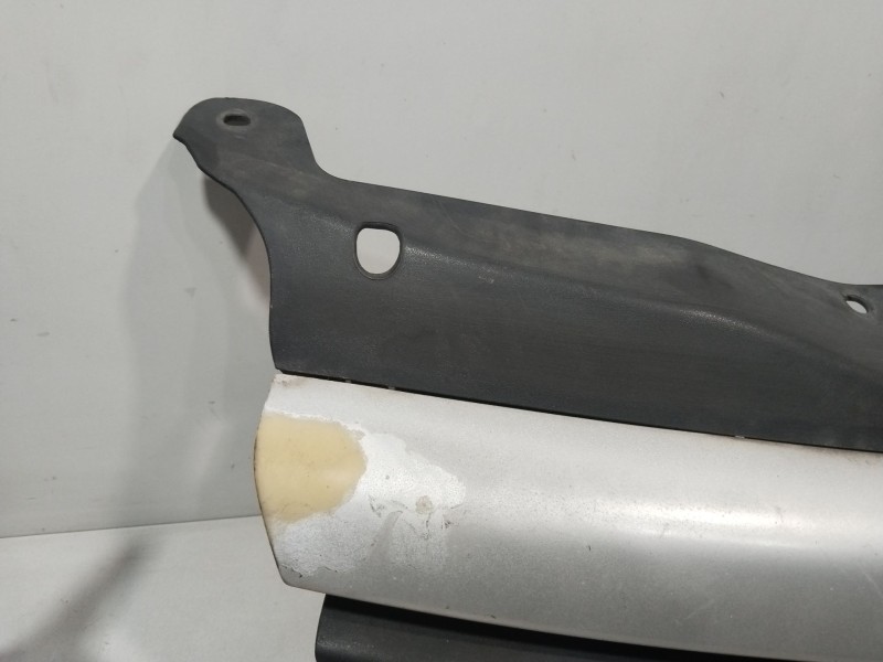 Recambio de rejilla delantera para opel astra h (a04) 1.6 (l48) referencia OEM IAM 6320114  