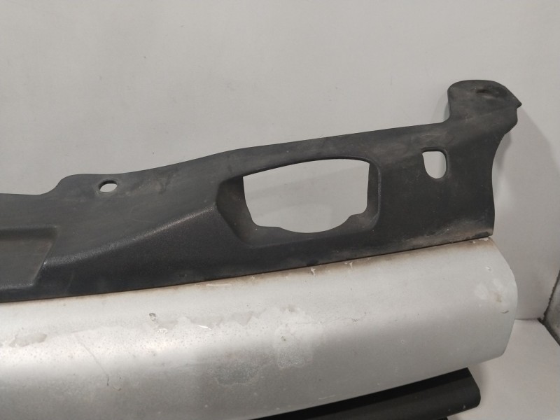 Recambio de rejilla delantera para opel astra h (a04) 1.6 (l48) referencia OEM IAM 6320114  