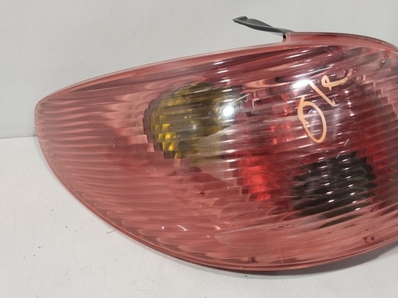 Recambio de piloto trasero izquierdo para peugeot 206 sw (2e/k) 1.6 16v referencia OEM IAM 6350S0  