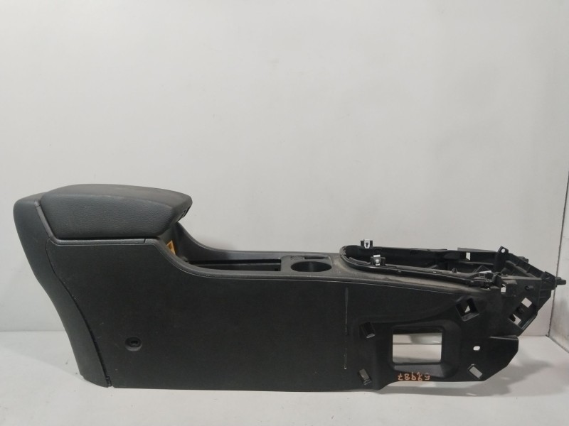 Recambio de apoyabrazos central para opel astra j (p10) 1.6 (68) referencia OEM IAM 13317404T  