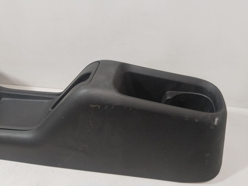 Recambio de apoyabrazos central para citroën c3 iii (sx) 1.2 vti 82 referencia OEM IAM 9812499377  