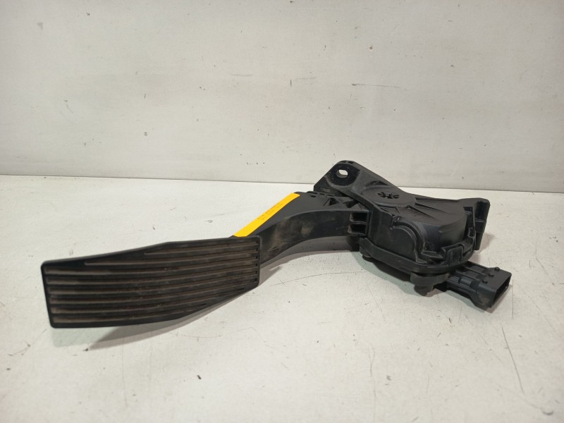 Recambio de pedal acelerador para opel astra j (p10) 1.6 (68) referencia OEM IAM 13252702  