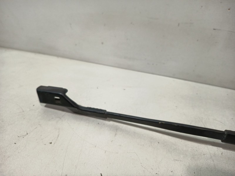 Recambio de brazo limpia delantero izquierdo para opel astra j (p10) 1.6 (68) referencia OEM IAM 13289888  