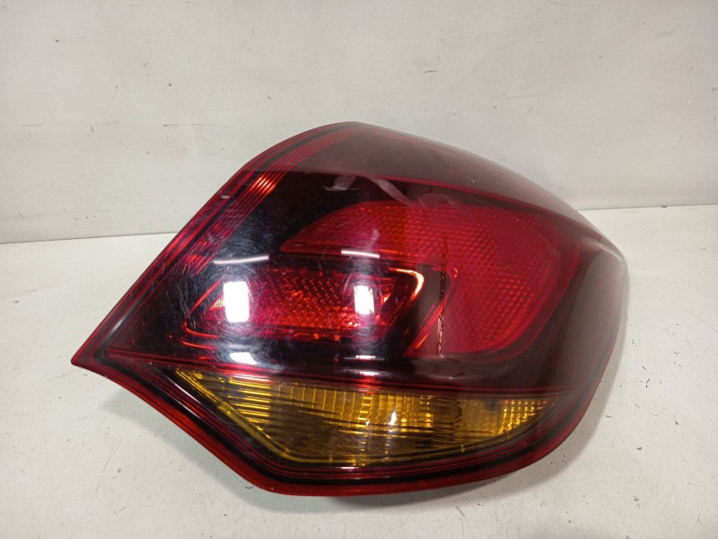 Recambio de piloto trasero derecho para opel astra j (p10) 1.6 (68) referencia OEM IAM 13319948  