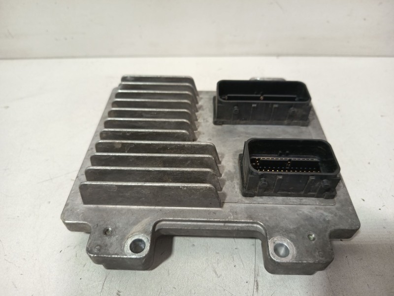 Recambio de centralita motor uce para opel astra j (p10) 1.6 (68) referencia OEM IAM E8312638807  