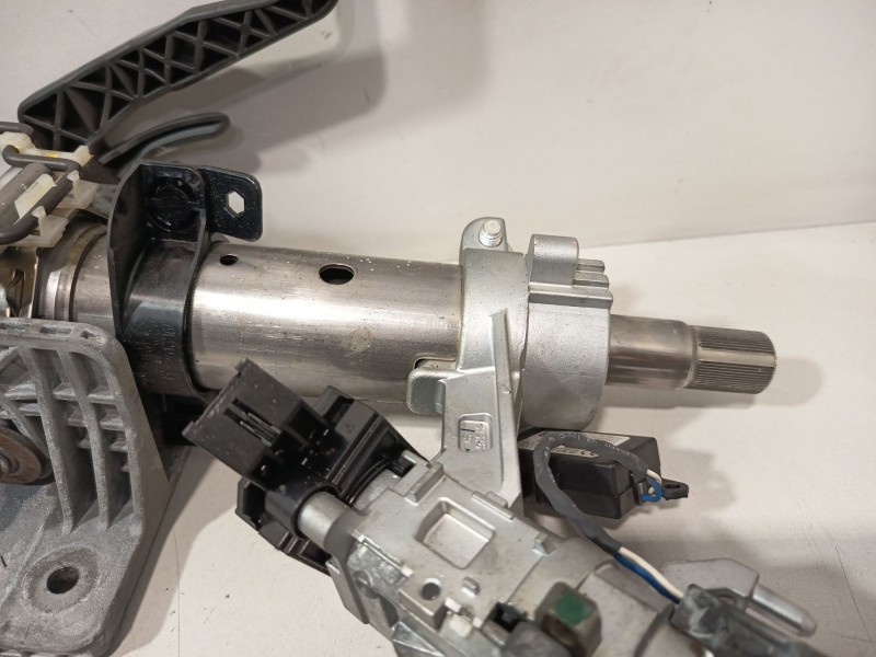 Recambio de columna direccion para opel astra j (p10) 1.6 (68) referencia OEM IAM 13328668  