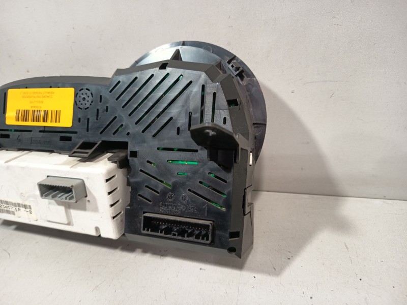Recambio de cuadro instrumentos para renault twingo ii (cn0_) 1.5 dci 75 referencia OEM IAM 820112795  