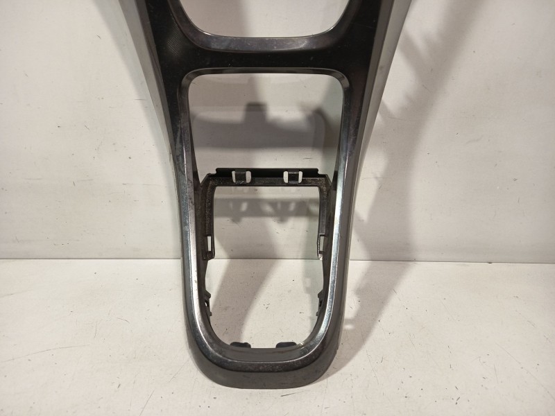 Recambio de consola central para opel astra j (p10) 1.6 (68) referencia OEM IAM 13257562  
