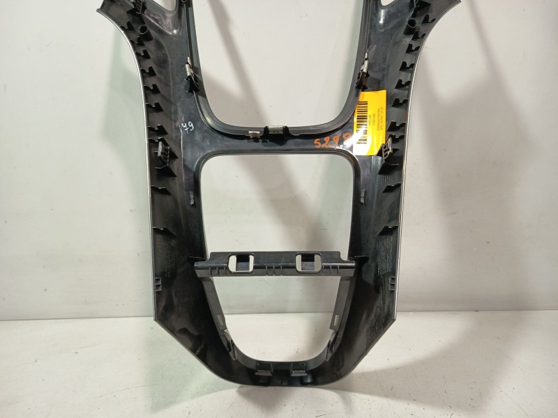 Recambio de consola central para opel astra j (p10) 1.6 (68) referencia OEM IAM 13257562  