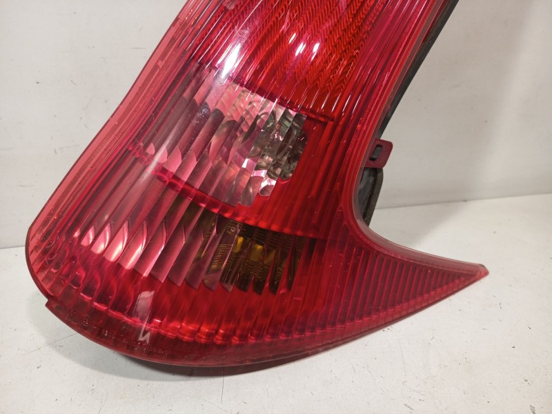 Recambio de piloto trasero derecho para peugeot 206 sw (2e/k) 1.6 16v referencia OEM IAM 6351R4  