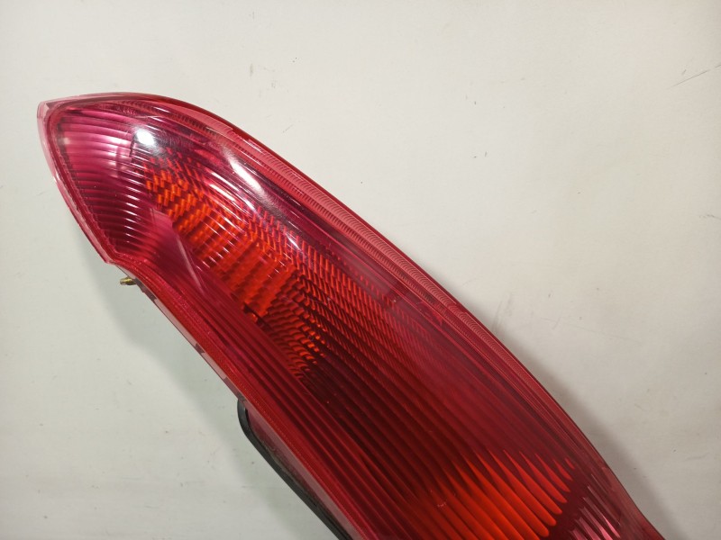 Recambio de piloto trasero izquierdo para peugeot 206 sw (2e/k) 1.6 16v referencia OEM IAM 6350R4  