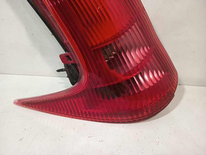 Recambio de piloto trasero izquierdo para peugeot 206 sw (2e/k) 1.6 16v referencia OEM IAM 6350R4  