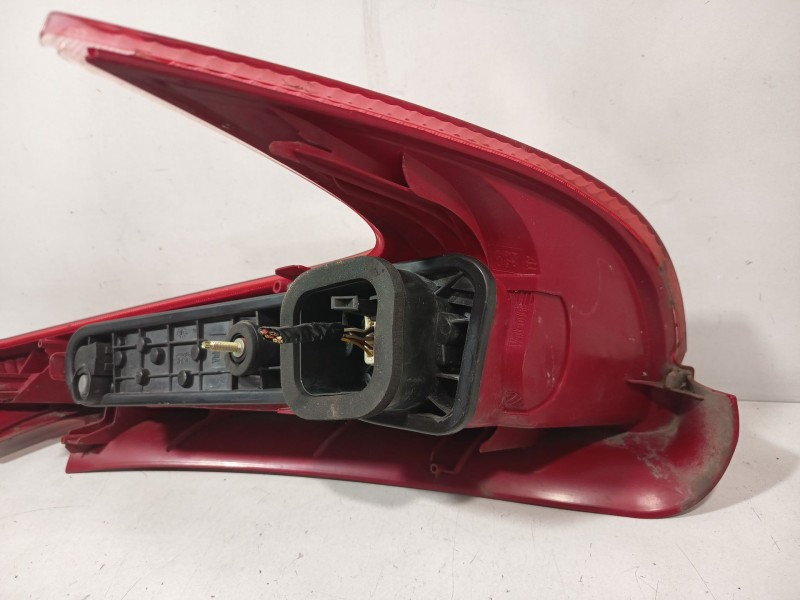 Recambio de piloto trasero izquierdo para peugeot 206 sw (2e/k) 1.6 16v referencia OEM IAM 6350R4  