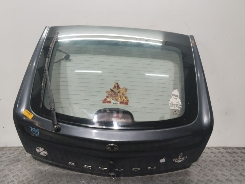 Recambio de porton trasero para ssangyong actyon 200 xdi referencia OEM IAM 6401131150  