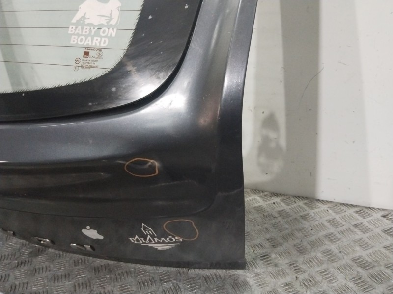 Recambio de porton trasero para ssangyong actyon 200 xdi referencia OEM IAM 6401131150  
