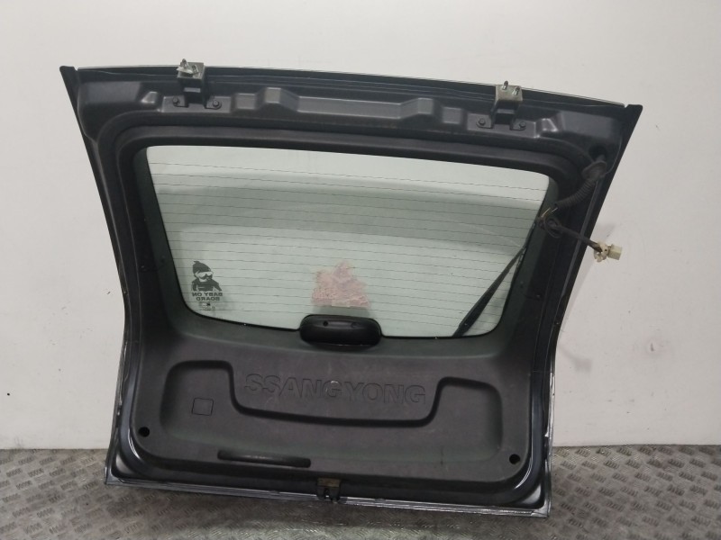 Recambio de porton trasero para ssangyong actyon 200 xdi referencia OEM IAM 6401131150  