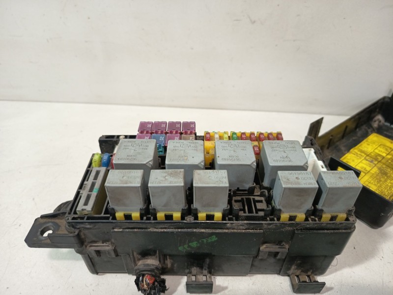 Recambio de caja reles / fusibles para chevrolet aveo / kalos hatchback (t250, t255) 1.2 referencia OEM IAM 96539834  