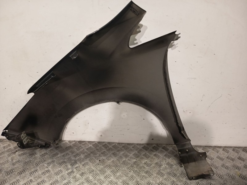 Recambio de aleta delantera derecha para nissan leaf (ze1) electric referencia OEM IAM F31005SHMA  NEGRO