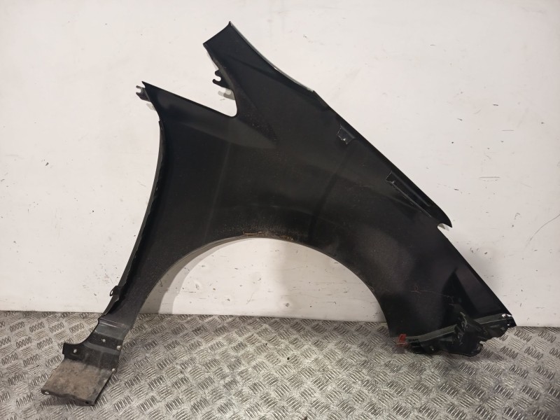 Recambio de aleta delantera izquierda para nissan leaf (ze1) electric referencia OEM IAM F31005SHMA  NEGRO