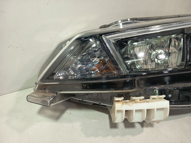 Recambio de faro izquierdo para nissan leaf (ze1) electric referencia OEM IAM 260605SH0A  